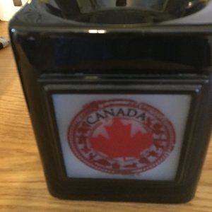 Discontinued Scentsy warmer with Canada display that attaches with a magnet